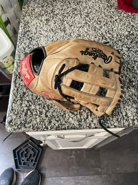 Rawlings RH Outfield Heart of the Hide Baseball Glove 12.75" (Used)