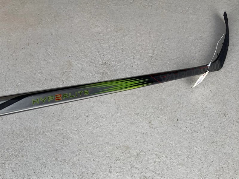 Youth Bauer Vapor Hyperlite 2 RH Hockey Stick P28