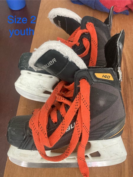 Bauer Supreme 140 Hockey Skates Regular Width Size 2 (Used)