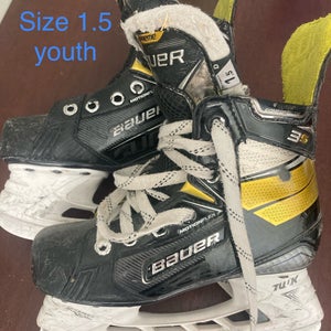 Bauer Supreme 3S Hockey Skates Size 1.5 (Used)