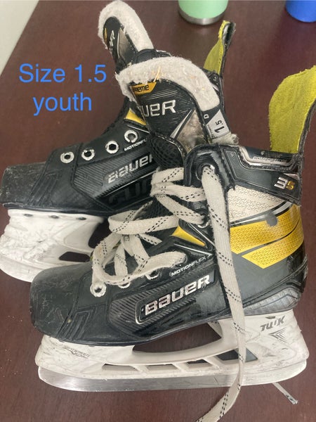 Bauer Supreme 3S Hockey Skates Size 1.5 (Used)