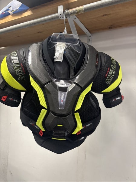 Brand New Jr. medium Bauer Vapor 3X PRO Ice Hockey Player Shoulder Pads