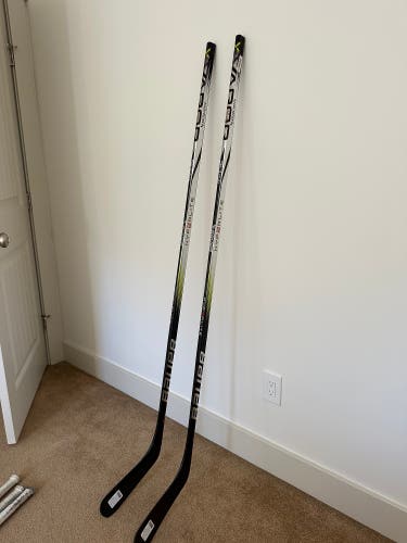 Intermediate Bauer Vapor Hyperlite 2 Right Handed Hockey Stick P92 (New)