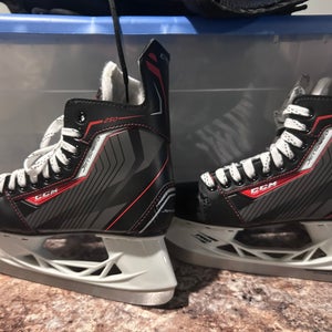 CCM JetSpeed 250 Hockey Skates Size 4 (New)