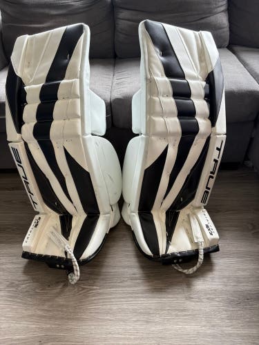 33" 2024 True Catalyst 9X3 Goalie Leg Pads Pro Stock (New)