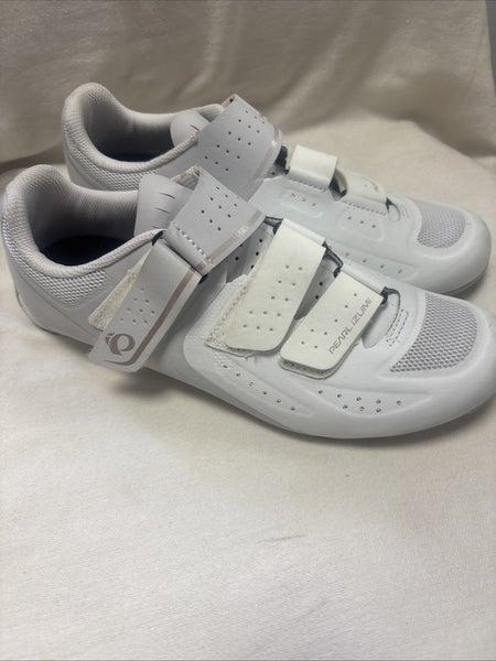 EURO Size 41 Pearl Izumi Cycling Shoes.  White.