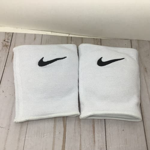 Nike Essential Volleyball Knee Pads Size XS/Small White (Gently Used)