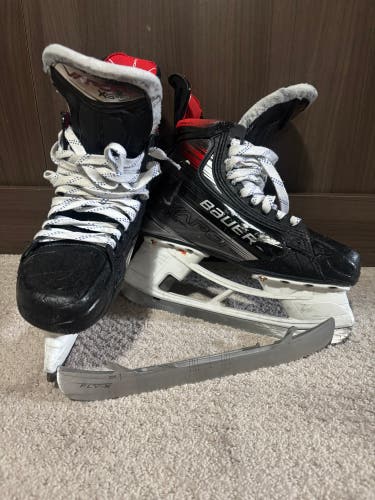 Ice hockey skates
