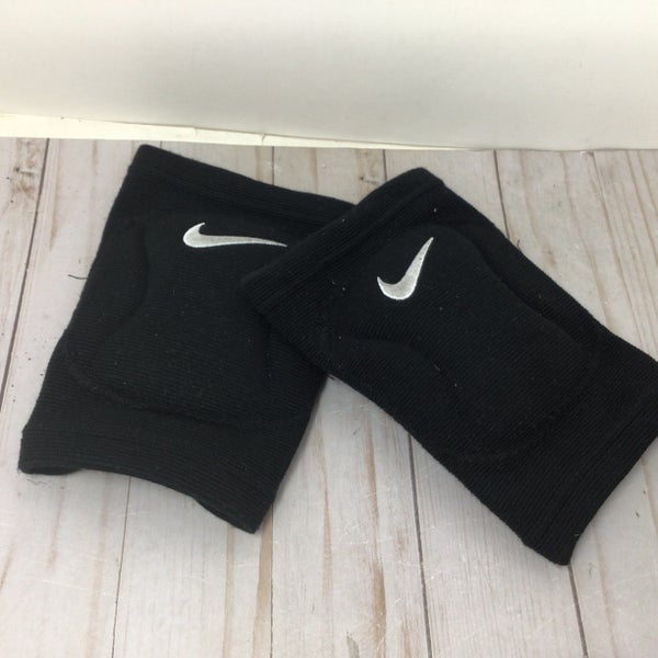 Nike Streak Volleyball Knee Pads Size Med/Large Black (Gently Used)
