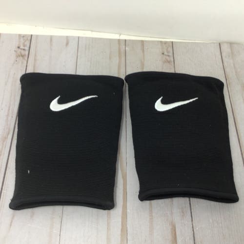 Nike Essential Volleyball Knee Pads Size XS/Small Black (Gently Used)