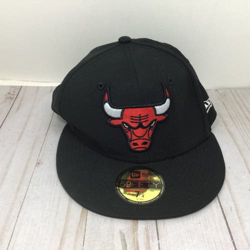 Chicago Bulls New Era 59Fifty Black Fitted Hat Size 7 1/4 (Used)