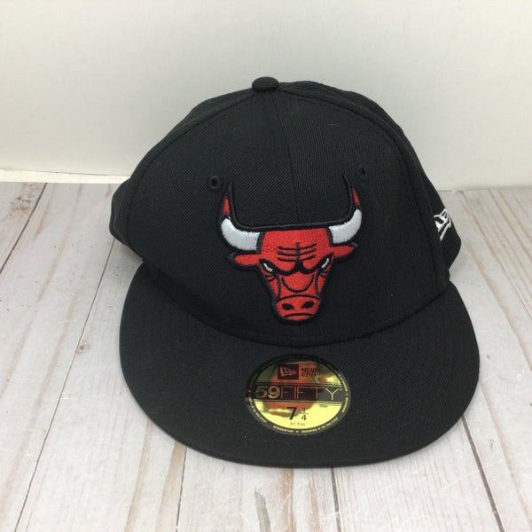 Chicago Bulls New Era 59Fifty Black Fitted Hat Size 7 1/4 (Used)