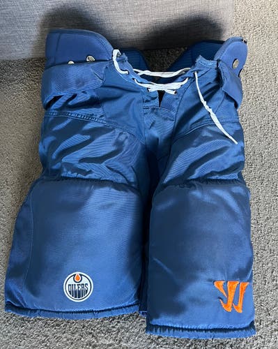 Men's Large Senior Warrior Covert QRL Edmonton oilers Hockey Pants (Used)