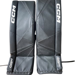 28" CCM Axis 2.5 Leg pads