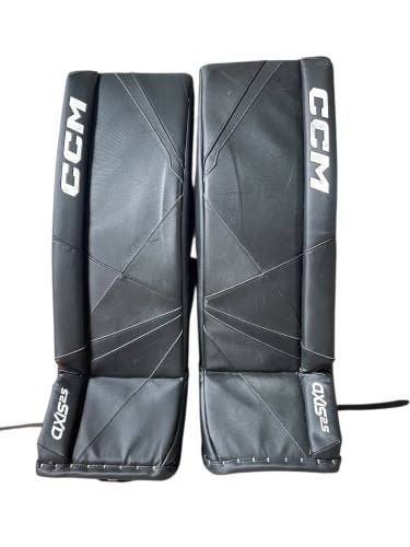 28" CCM Axis 2.5 Leg pads