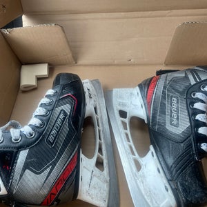 Bauer Vapor X2.7 Hockey Goalie Skates Regular Width Youth Size 13 (Used)