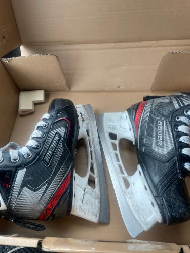 Bauer Vapor X2.7 Hockey Goalie Skates Regular Width Youth Size 13 (Used)