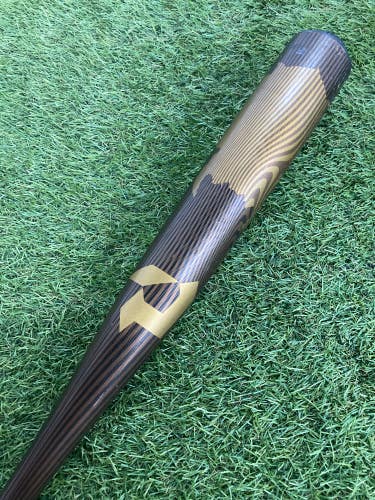 2024 DeMarini Voodoo One Alloy Bat BBCOR Certified (-3) Alloy 28 oz 31" (Used)