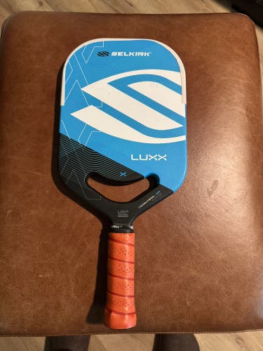 Pickleball paddle Selkirk