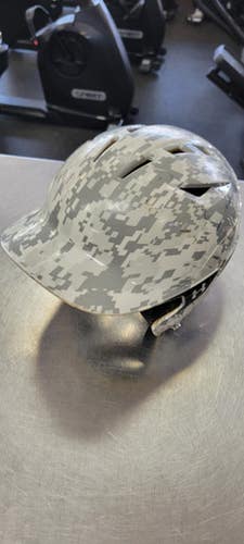 Used Under Armour HEAT GEAR 5 7/8 - 6 3/4 Batting Helmet No Mask None S/M 11497-S000151189