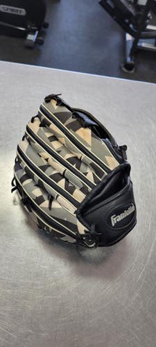 Used Franklin 9.5 INCH BB/SB Glove RH Throw Black 9 1/2" 11497-S000151188
