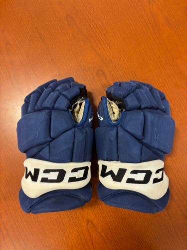 #11 LUCAS MERCURI USED CCM Gloves 15" Pro Stock