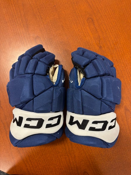 #16 STEVEN SANTINI USED CCM Gloves 14" Pro Stock