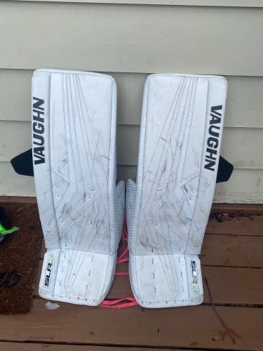 30" 2024 Vaughn SLR4 Goalie Leg Pads (Used)
