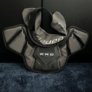 Bauer Pro Goalie neck guard Senior (Barely Used)