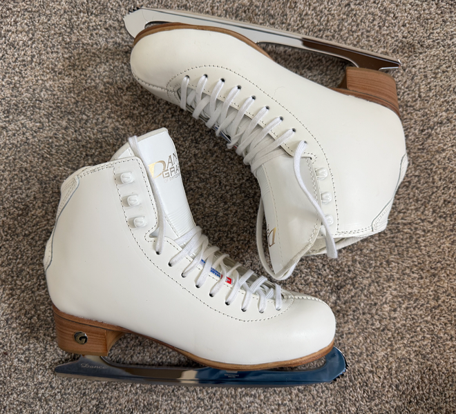 Graf Ladies Ice Dance Size UK 8 with MK Dance Blades (Used)