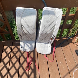 Medium 2023 Bauer Vapor X5 Pro Goalie Leg Pads (Used)