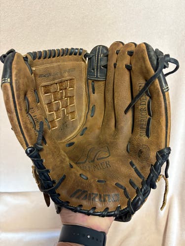 RH Mizuno Premier Softball Glove 13" (Used)