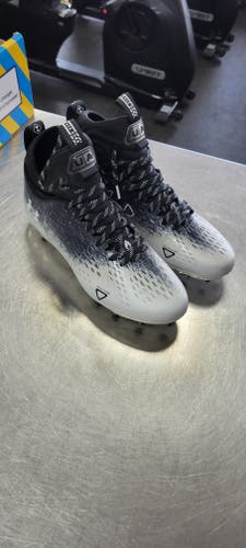 Under Armour Men's Spotlight Lux MC 2.0 Football Cleats