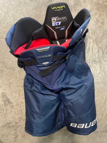 Medium- Bauer Vapor Hyperlite Hockey Pants (Used)