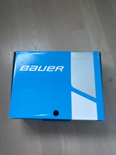 2024 Bauer Hockey Skates Regular Width 6 (Used)
