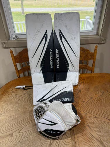 Bauer Hyperlite leg pads glove and blocker
