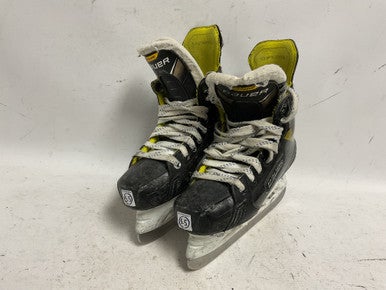 Used Bauer SUPREME 3S Intermediate Hockey Skate Intermediate 5.5 11855-S000189375