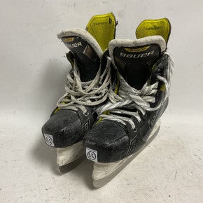 Used Bauer SUPREME 3S Intermediate Hockey Skate Intermediate 5.5 11855-S000189373