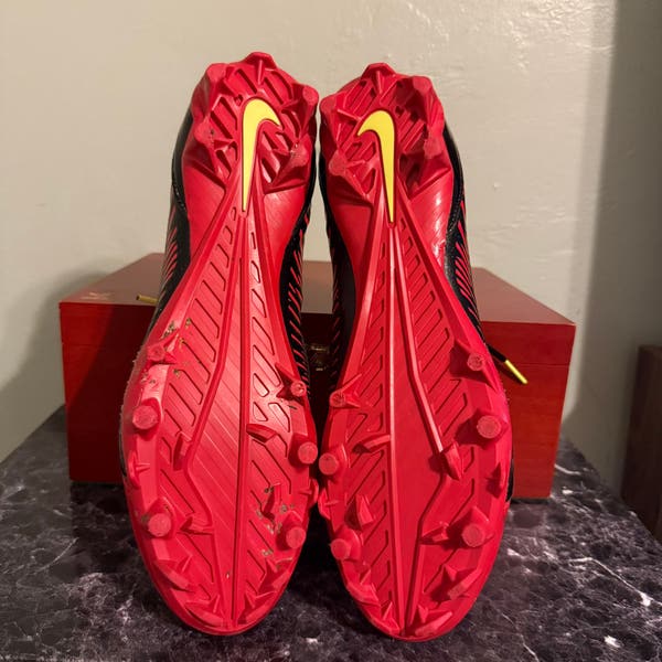 Nike Vapor Strike 4 Low TD Football Cleats Mens 12 Red Black 642787-610 2014 12 Nike Vapor Carbon Strike 4 Low TD 2014 | SidelineSwap  main image 4
