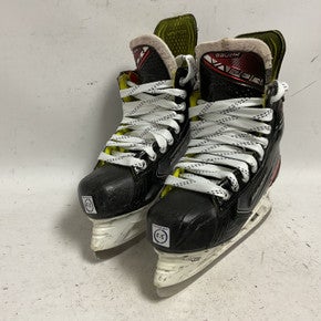 Used Bauer VAPOR X2.9 Intermediate Hockey Skate White/Black/Red Intermediate 5.5 11855-S000189201
