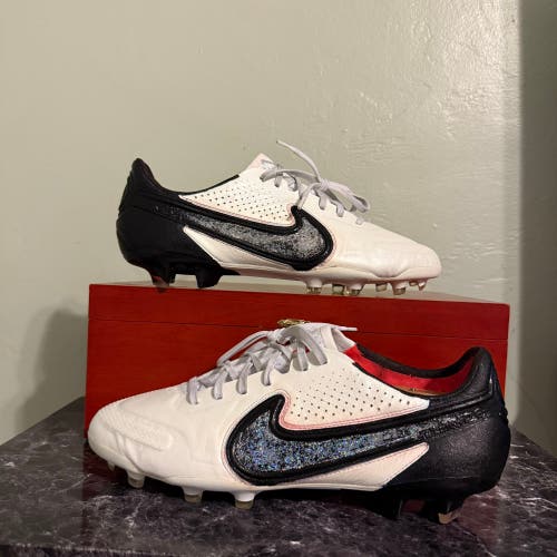 Men's Size M 10.5 (W 11.5) Nike Tiempo Legend 9 Elite FG Custom Cleats (Used)