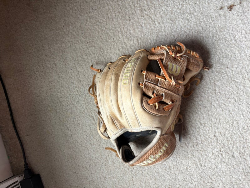 2021 Wilson RH Infield A2000 Baseball Glove 11.5" (Used)