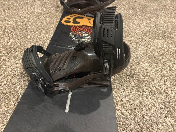Unisex Burton Ripcord Snowboard All Mountain With Bindings Soft Flex True Twin (Used)