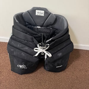 Bauer Pro goalie pants (medium)