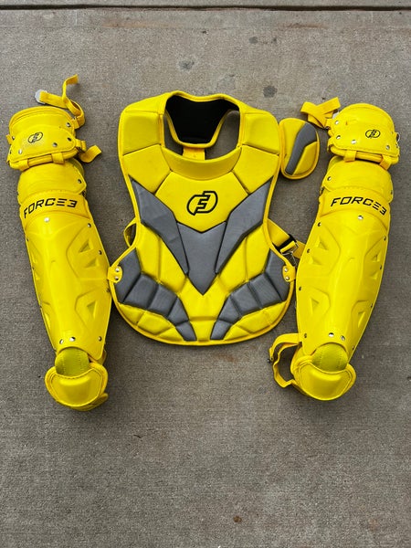 Yellow Adult Force3 pro catchers gear