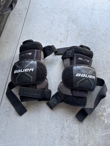 Bauer hockey knee pads