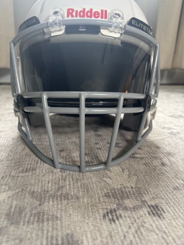 Medium Youth Riddell Speed Helmet (Used)