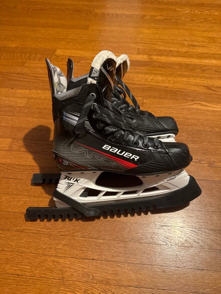 Bauer Vapor X3 Hockey Skates Regular Width 7.5 (lightly used)