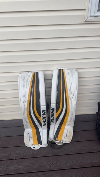 34"  2020 Vaughn Ventus SLR Pro Goalie Leg Pads (Used)