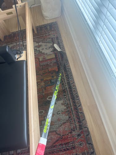 Senior Bauer Ag5nt Left Hand Hockey Stick P28 Pro Stock (Used)